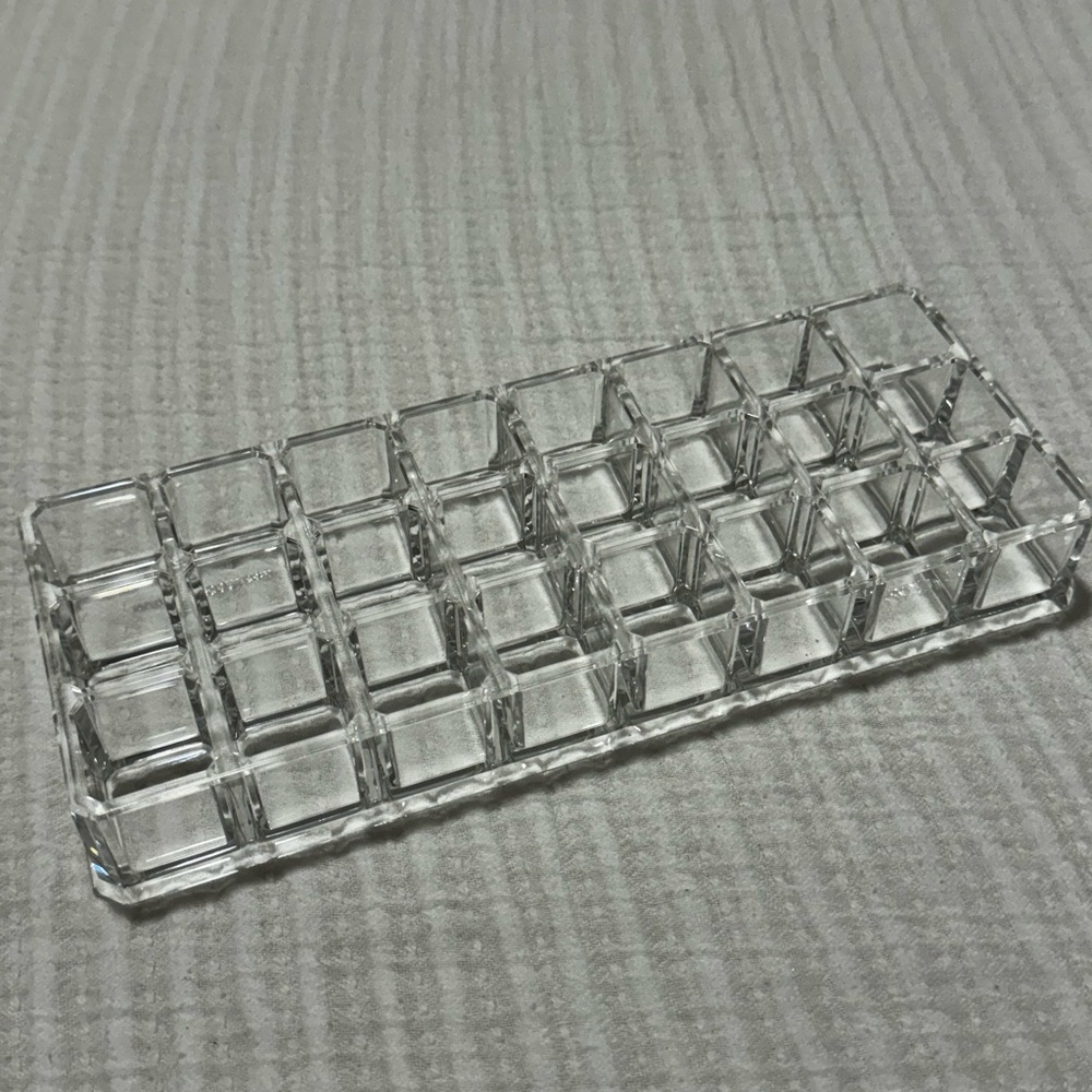 Acrylic lipstick organizer